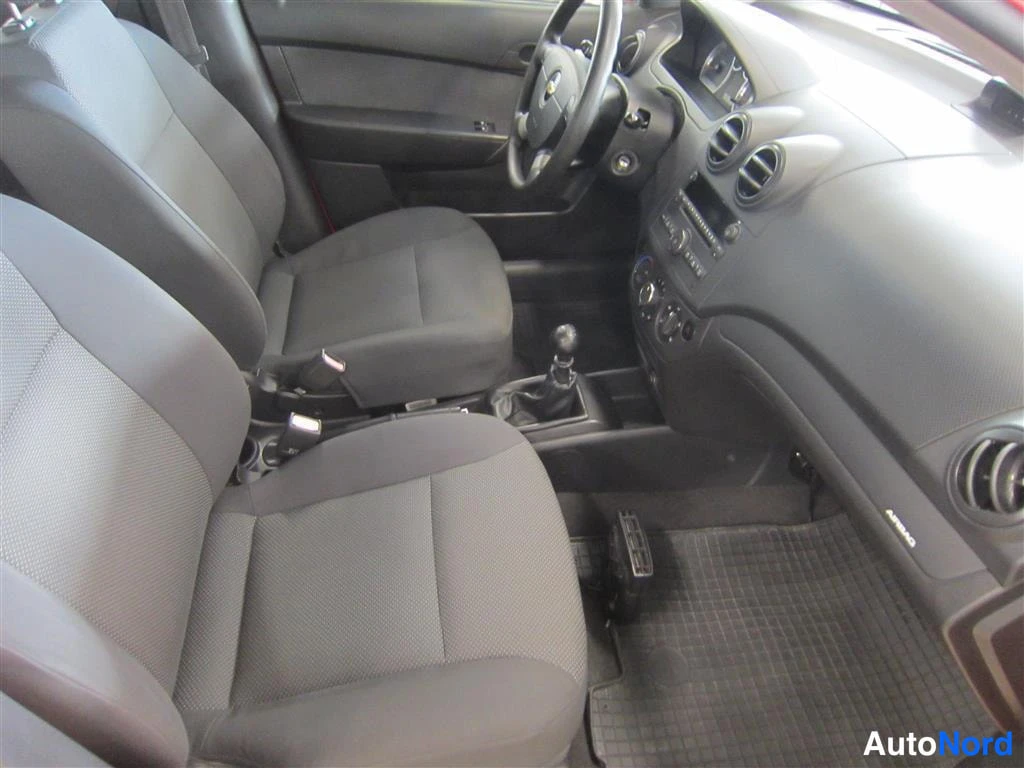 Punainen Chevrolet Aveo 2007, etuistuimet, kuva 11