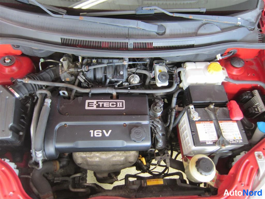 Punainen Chevrolet Aveo 2007, moottoritila, kuva 15