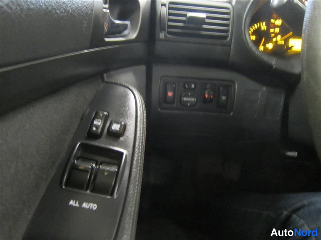 Beige Toyota Avensis 2004, yksityiskohta, kuva 18