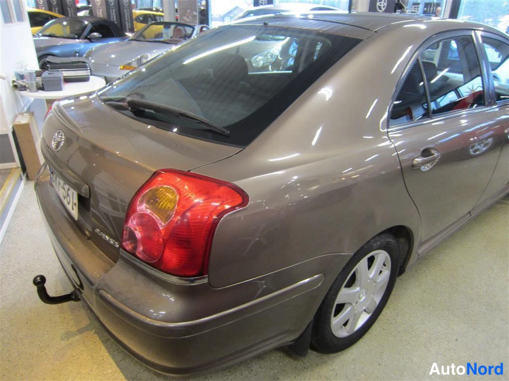 Beige Toyota Avensis 2004, takaviisto, kuva 6
