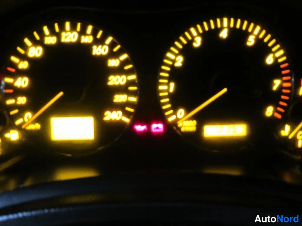 Beige Toyota Avensis 2004, yksityiskohta, kuva 17