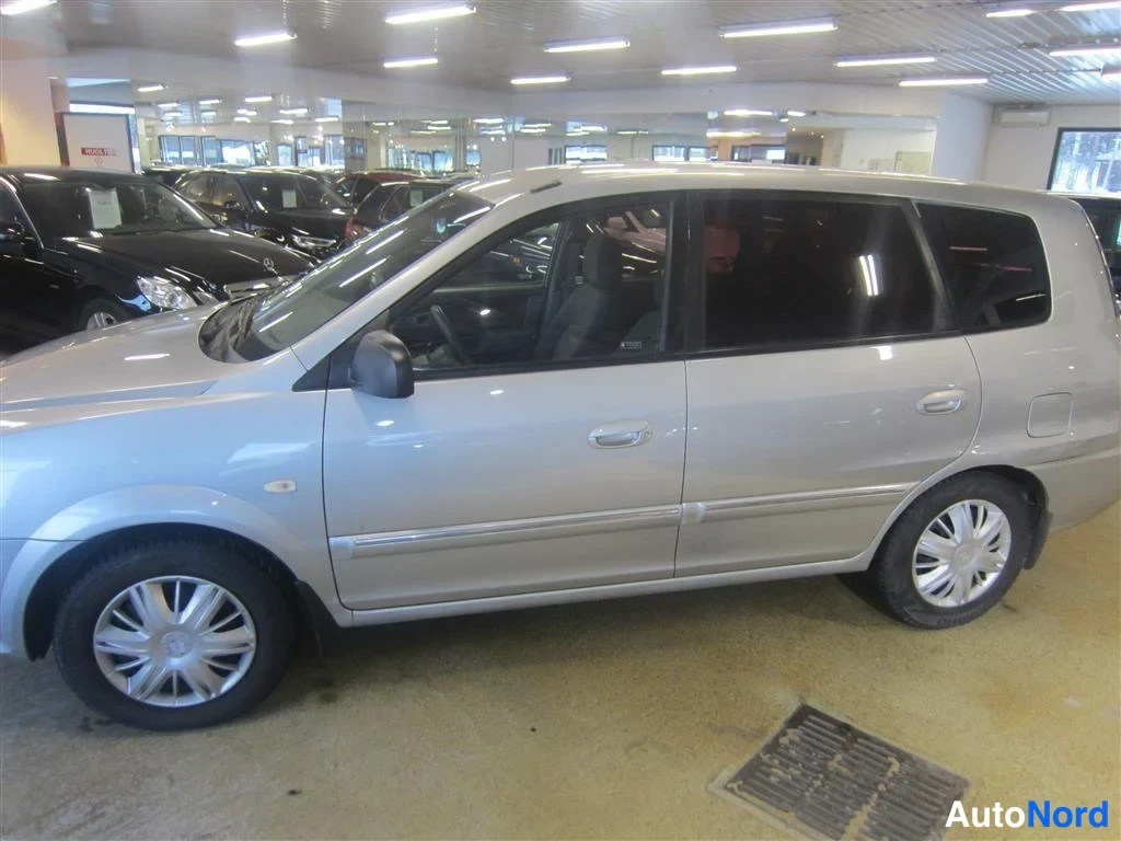Harmaa Kia Carens 2005, sivulta, kuva 4