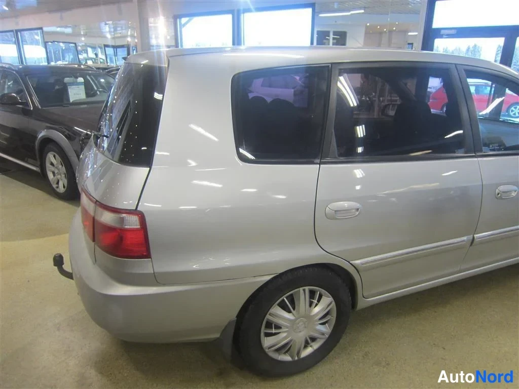 Harmaa Kia Carens 2005, takaviisto, kuva 7