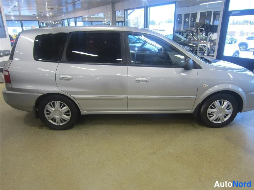 Harmaa Kia Carens 2005, sivulta, kuva 5