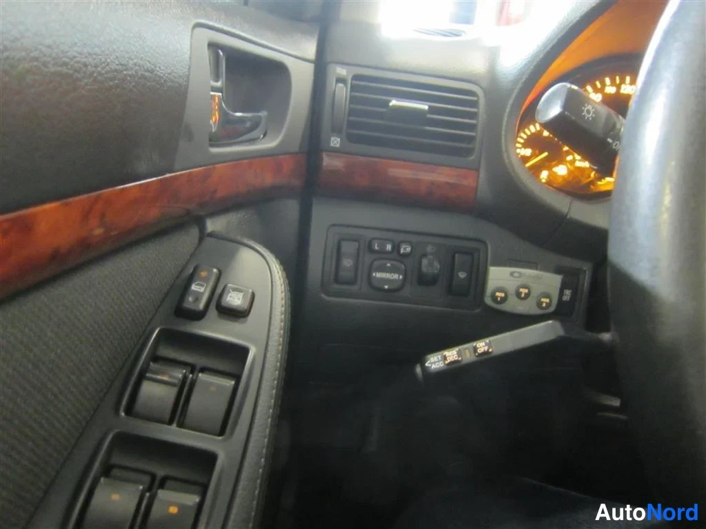 Sininen Toyota Avensis 2005, yksityiskohta, kuva 19