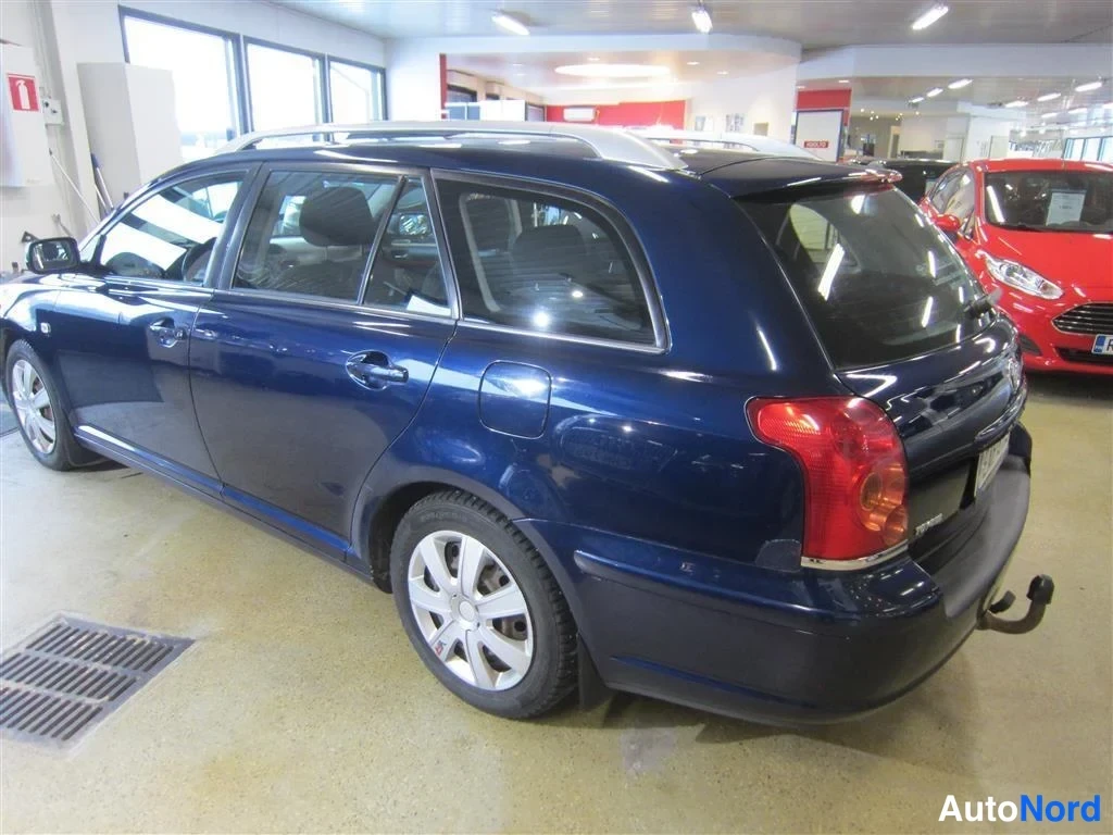 Sininen Toyota Avensis 2005, takaviisto, kuva 6