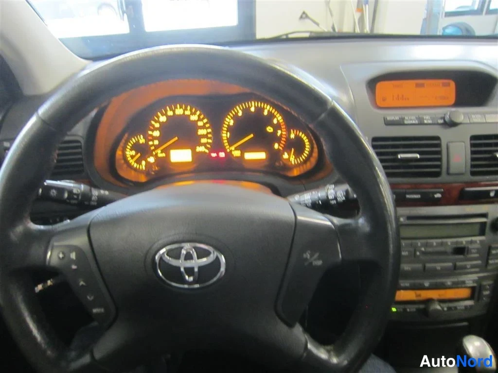 Sininen Toyota Avensis 2005, yksityiskohta, kuva 20
