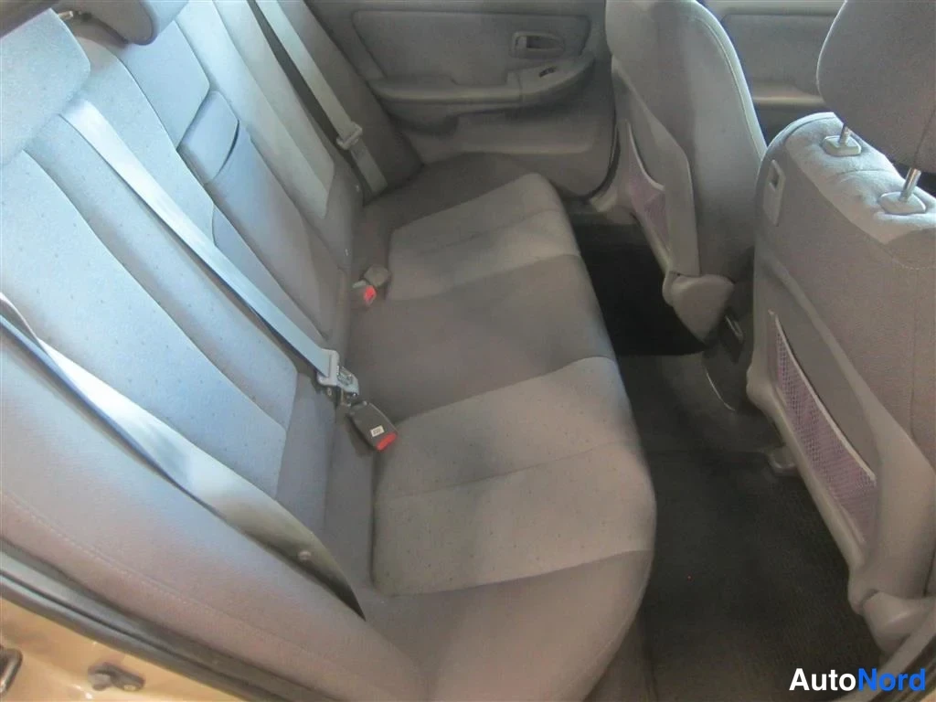 Beige Hyundai Elantra 2006, takaistuimet, kuva 13