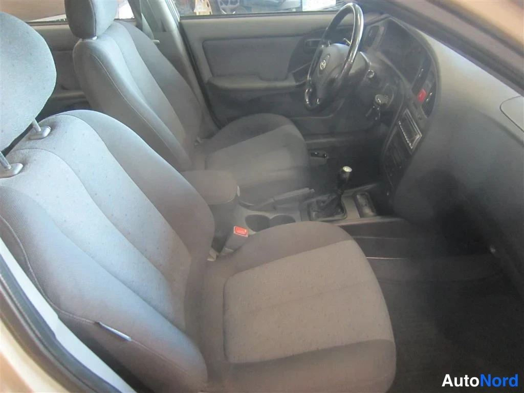 Beige Hyundai Elantra 2006, etuistuimet, kuva 11