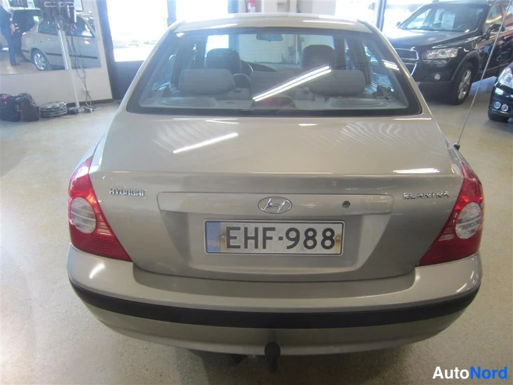 Beige Hyundai Elantra 2006, takaa, kuva 8