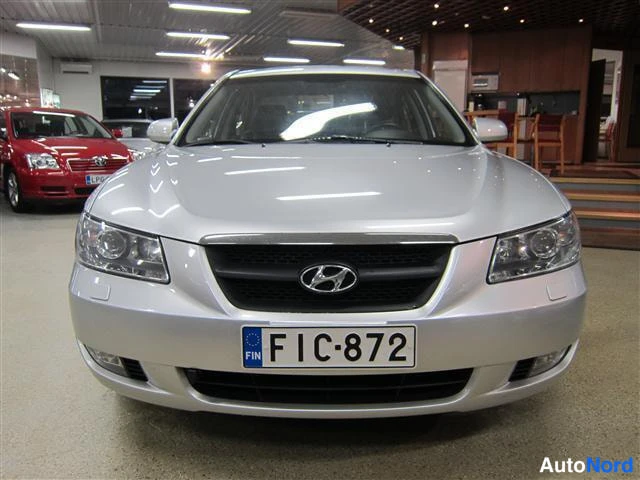 Hopea Hyundai Sonata 2008, edestä, kuva 2