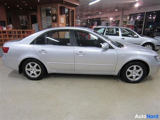 Hopea Hyundai Sonata 2008, sivulta, kuva 3