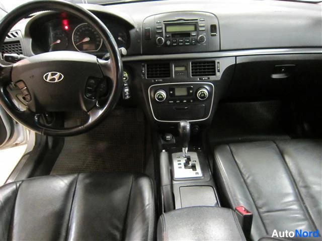 Hopea Hyundai Sonata 2008, ohjaamo, kuva 6