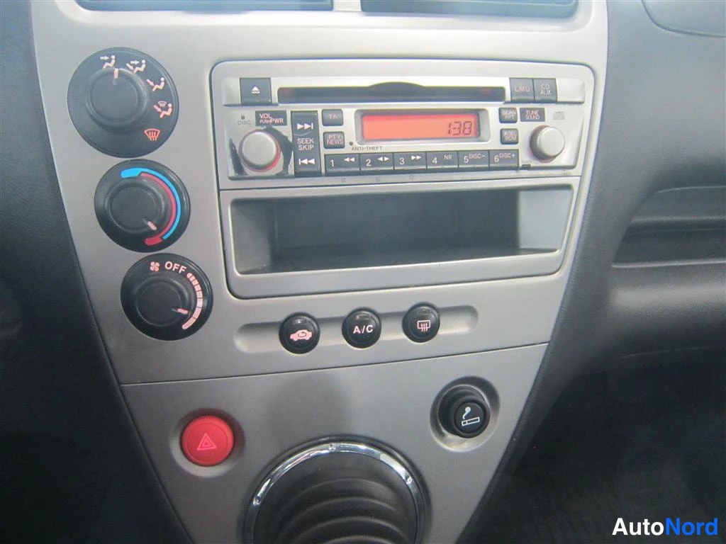 Grå Honda Civic 2004, detalj, bild 16