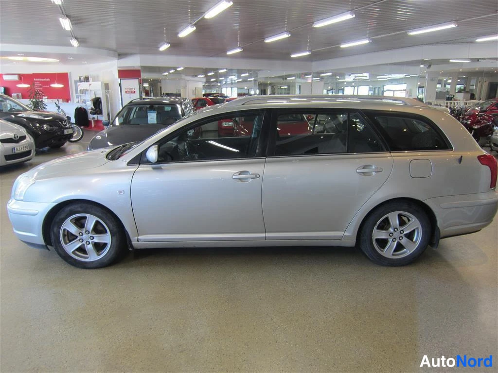 Hopea Toyota Avensis 2006, sivulta, kuva 3