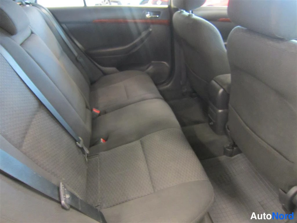 Hopea Toyota Avensis 2006, kuva 12