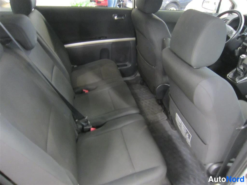 Hopea Toyota Corolla Verso 2005, takaistuimet, kuva 9