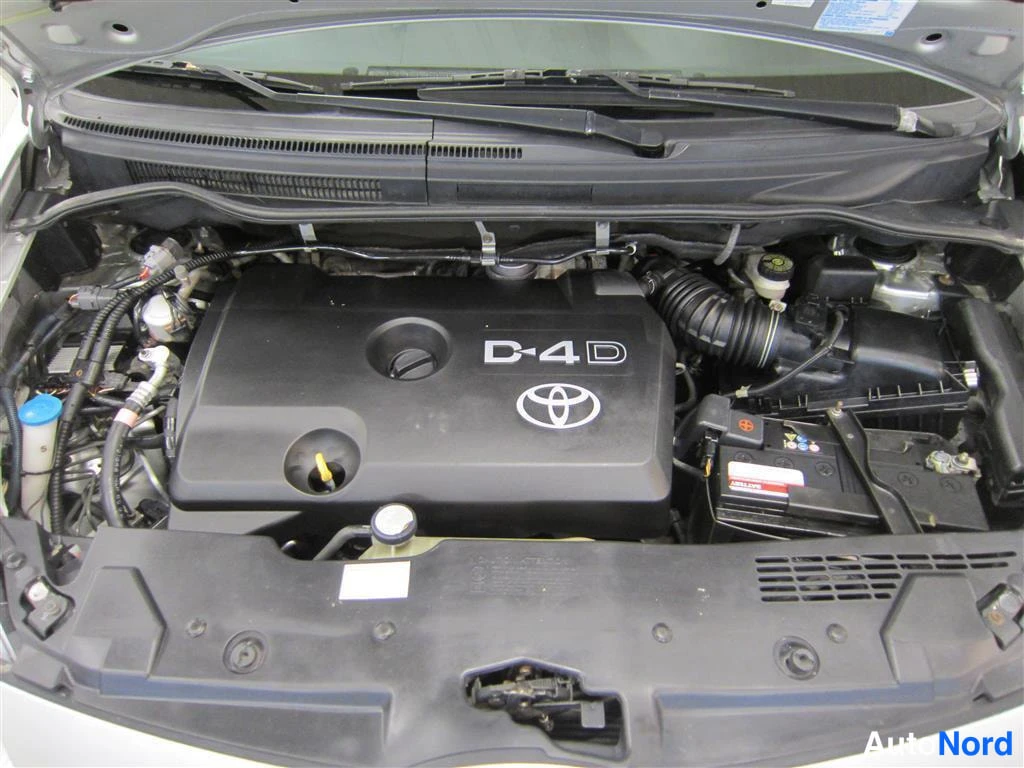Hopea Toyota Corolla Verso 2005, moottoritila, kuva 11