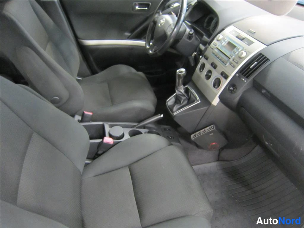 Hopea Toyota Corolla Verso 2005, ohjaamo, kuva 8