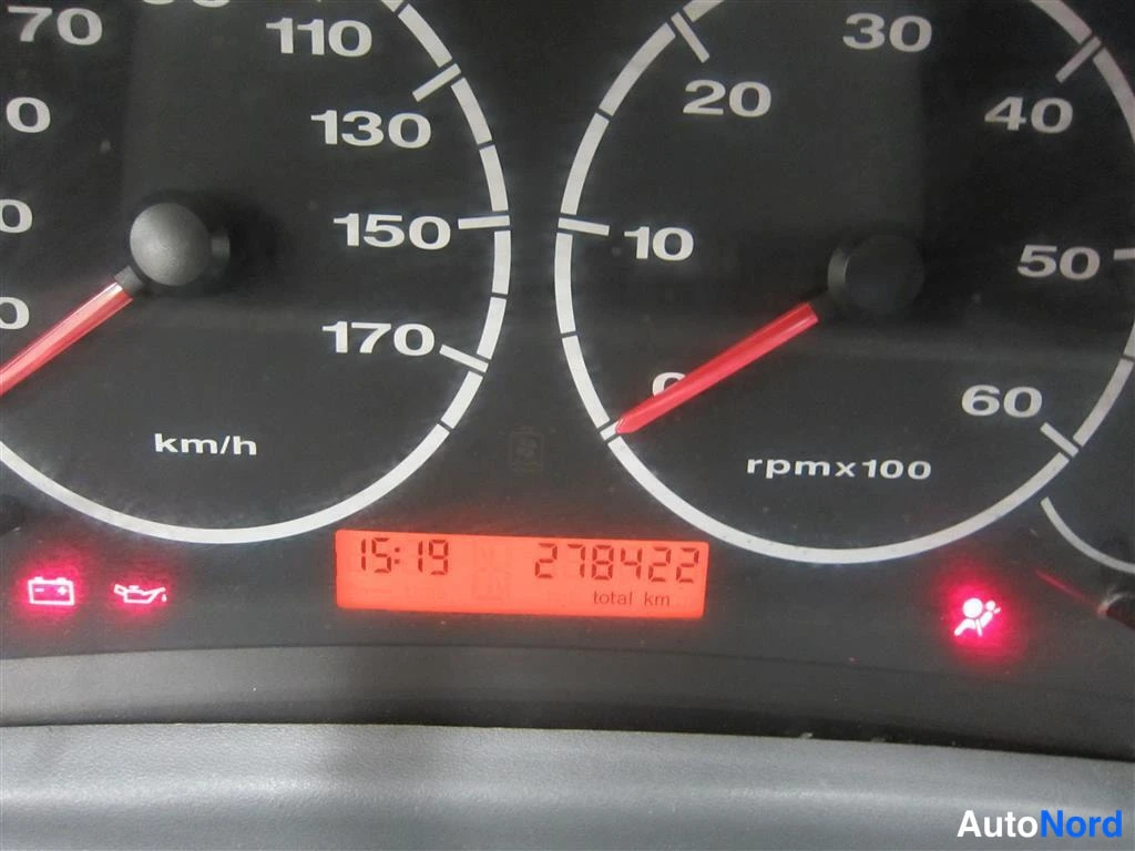 Punainen Fiat Ducato 2006, yksityiskohta, kuva 14
