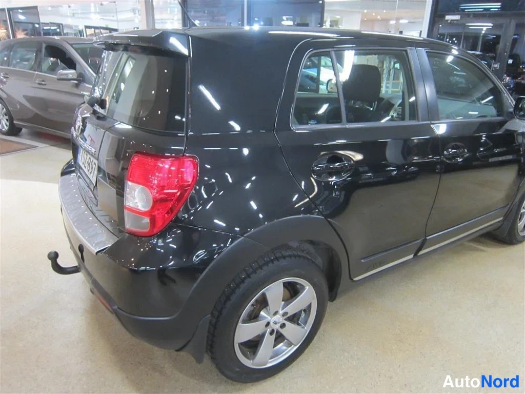 Musta Toyota Urban Cruiser 2010, takaviisto, kuva 7