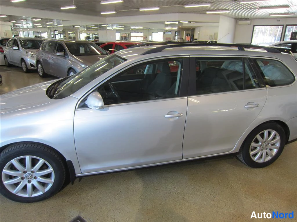 Hopea Volkswagen Golf 2007, sivulta, kuva 4