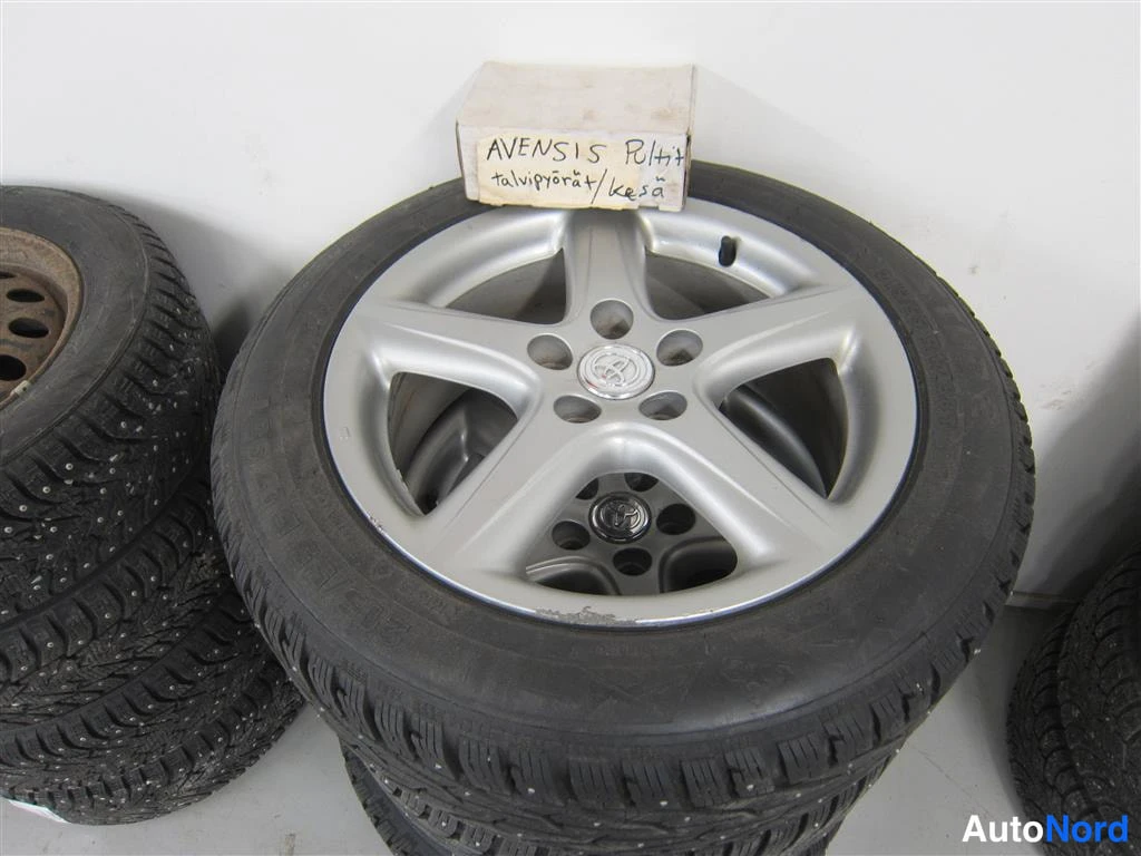 Harmaa Toyota Avensis 2006, yksityiskohta, kuva 20