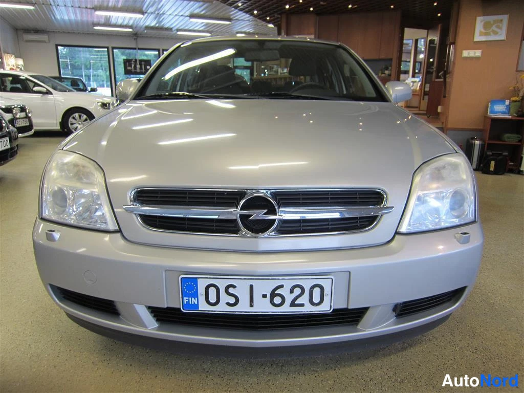Beige Opel Vectra 2006, edestä, kuva 3