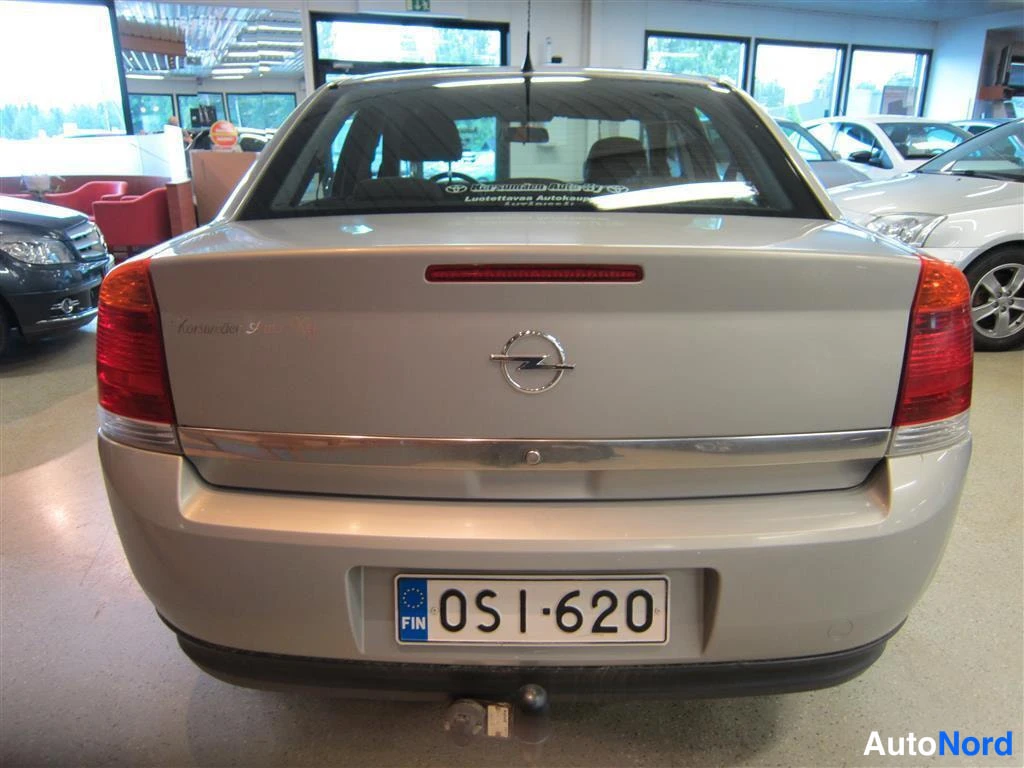 Beige Opel Vectra 2006, takaa, kuva 5