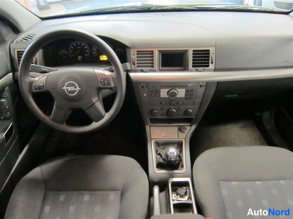 Beige Opel Vectra 2006, ohjaamo, kuva 7