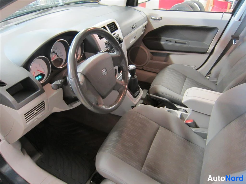 Sininen Dodge Caliber 2008, ohjaamo, kuva 6