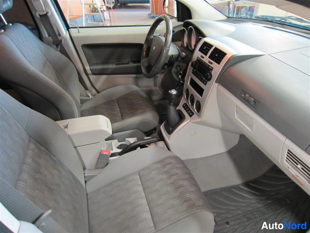 Sininen Dodge Caliber 2008, ohjaamo, kuva 8