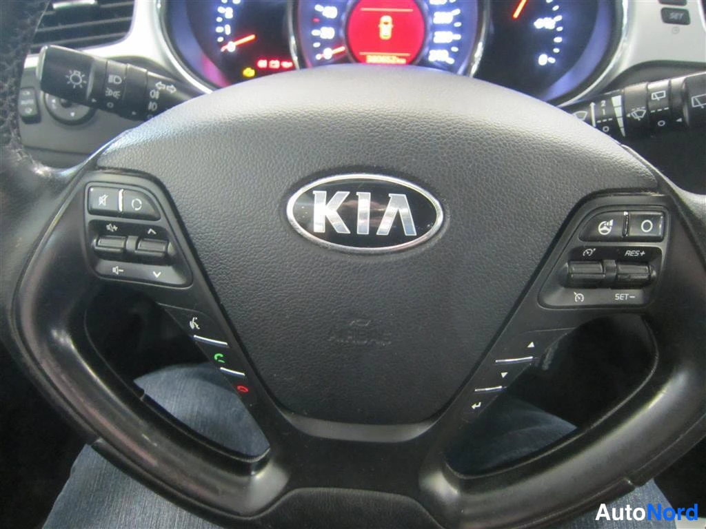 Beige Kia Ceed 2012, yksityiskohta, kuva 18