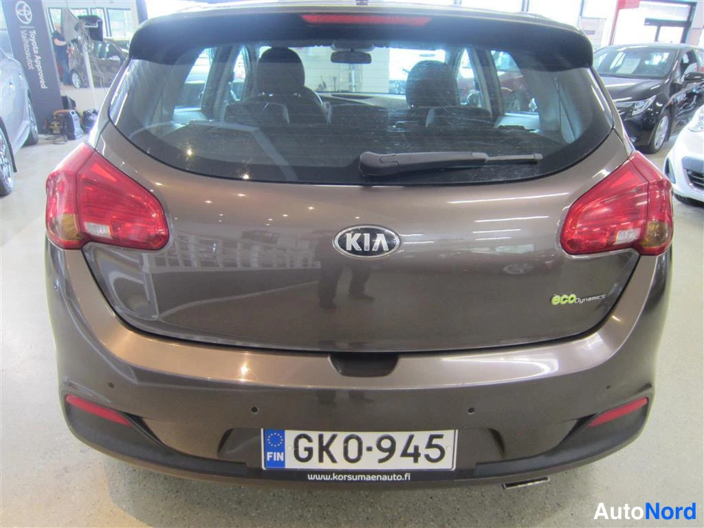 Beige Kia Ceed 2012, takaa, kuva 8
