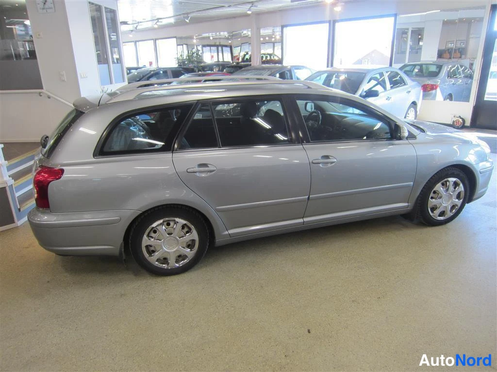 Hopea Toyota Avensis 2007, sivulta, kuva 3