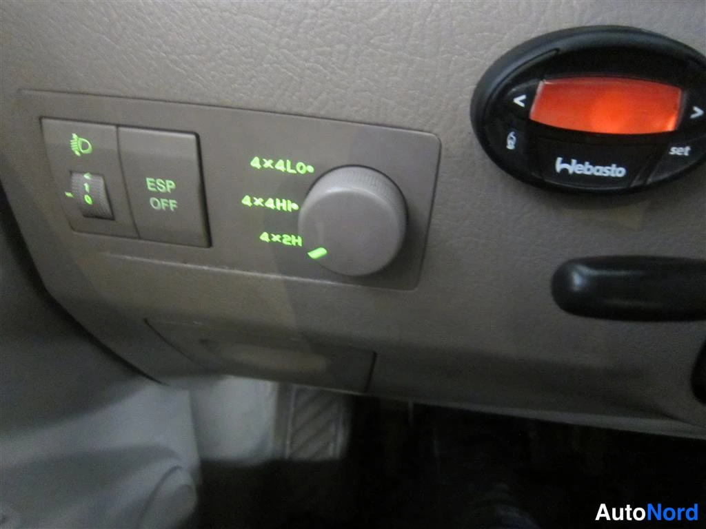 Valkoinen Kia Sorento 2008, yksityiskohta, kuva 19