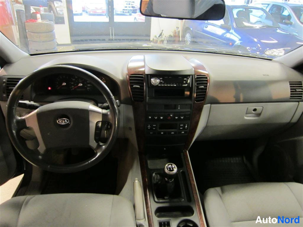 Sininen Kia Sorento 2005, ohjaamo, kuva 7