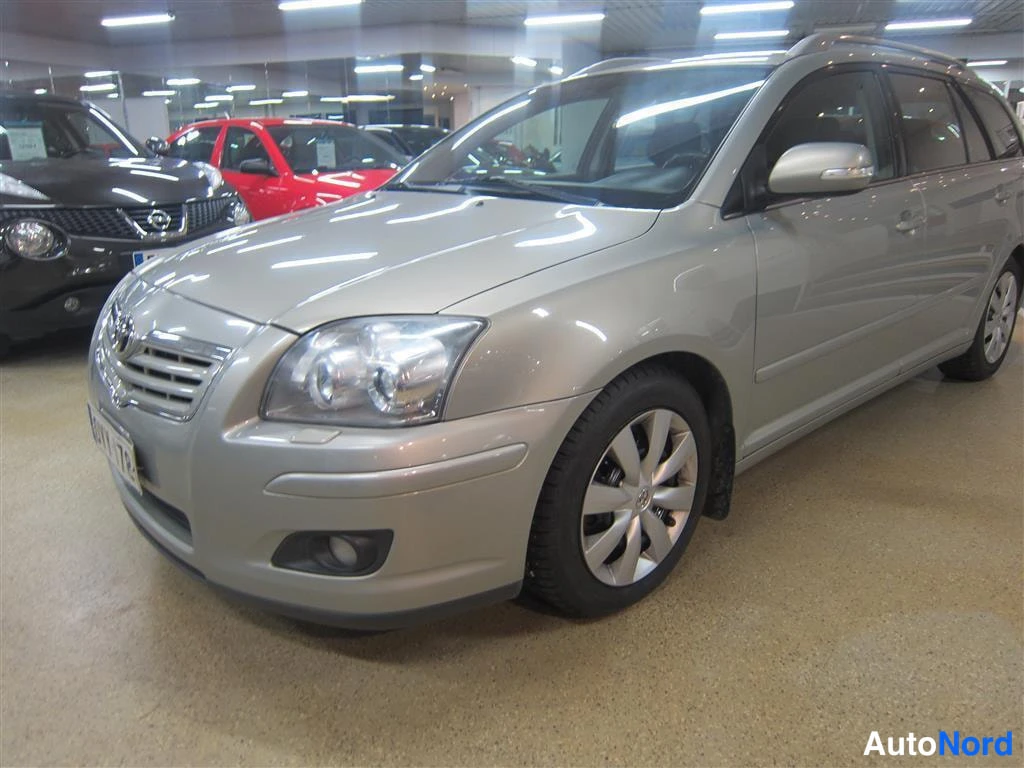 Vihreä Toyota Avensis 2008, kuva 12