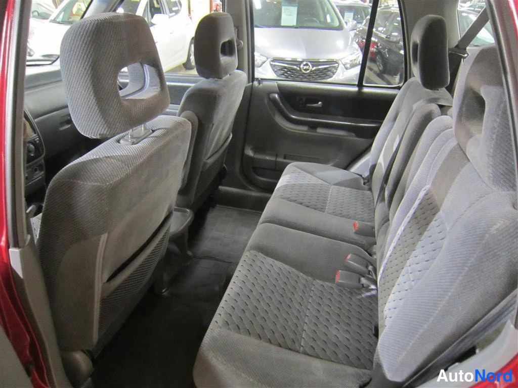Punainen Honda CR-V 2000, takaistuimet, kuva 10