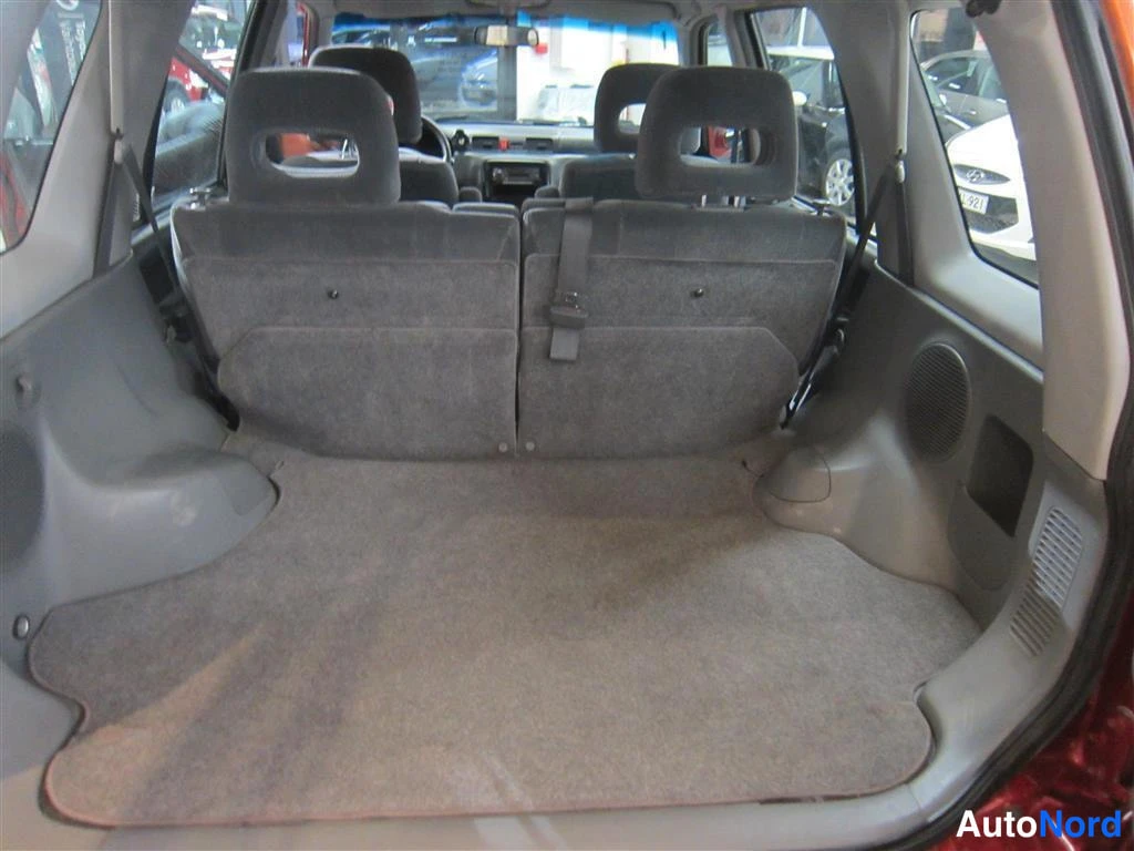 Punainen Honda CR-V 2000, tavaratila, kuva 12
