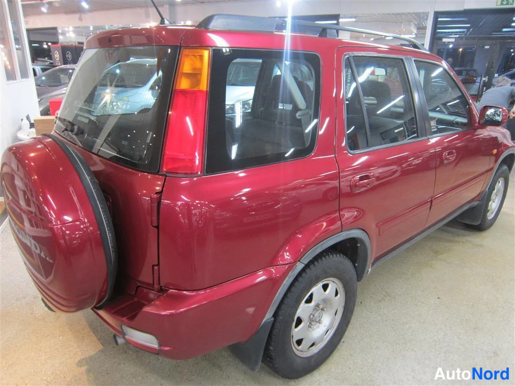 Punainen Honda CR-V 2000, kuva 18