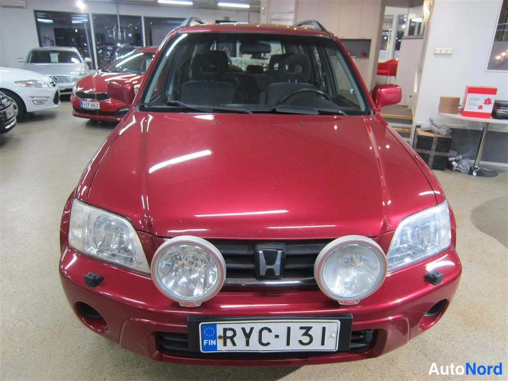 Punainen Honda CR-V 2000, edestä, kuva 3