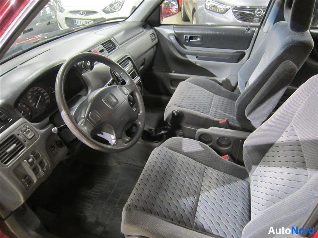 Punainen Honda CR-V 2000, ohjaamo, kuva 9