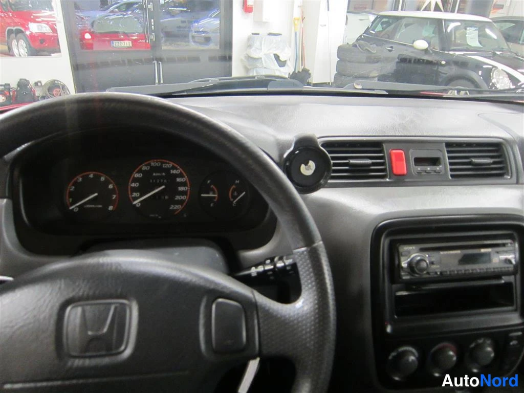 Punainen Honda CR-V 2000, yksityiskohta, kuva 14