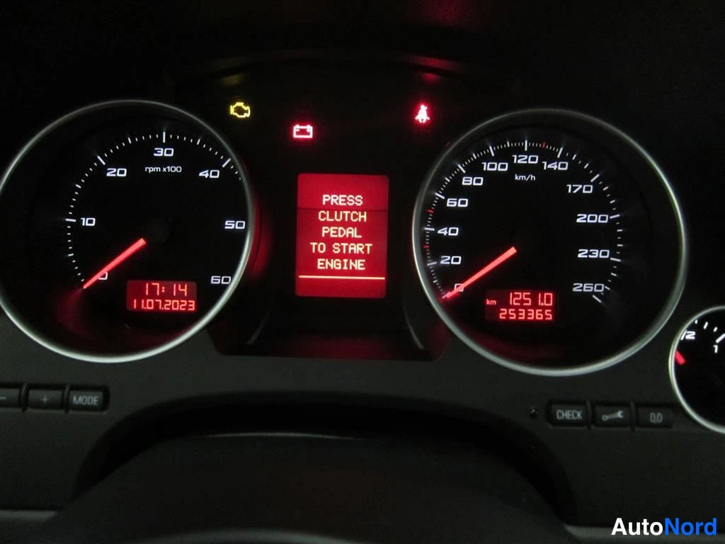 Valkoinen Seat Exeo ST 2011, yksityiskohta, kuva 16