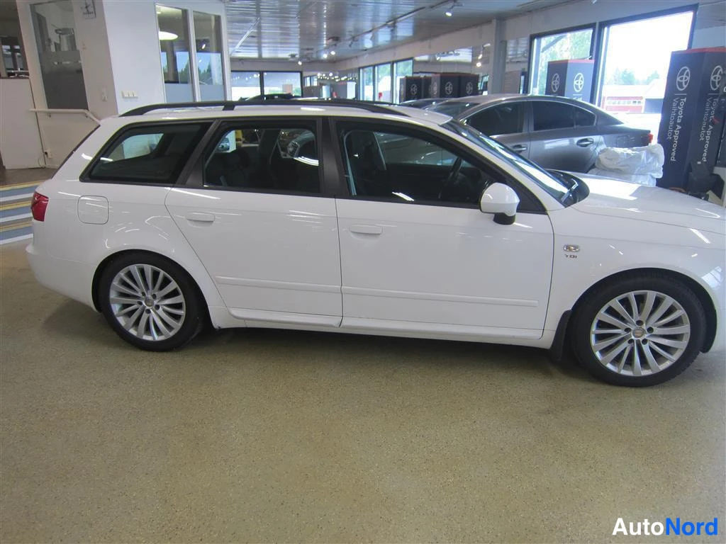 Valkoinen Seat Exeo ST 2011, sivulta, kuva 5