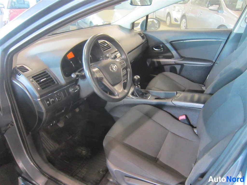 Sininen Toyota Avensis 2009, ohjaamo, kuva 10