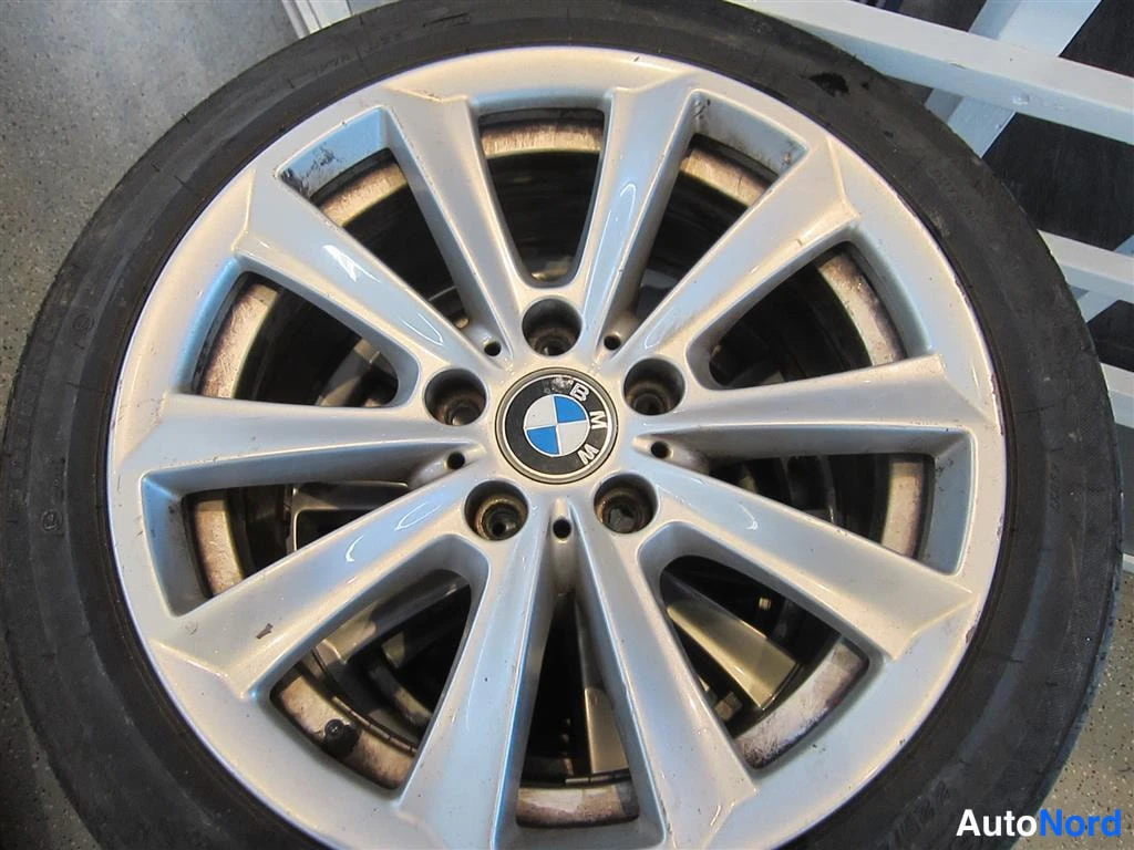Musta BMW 318d 2008, yksityiskohta, kuva 19