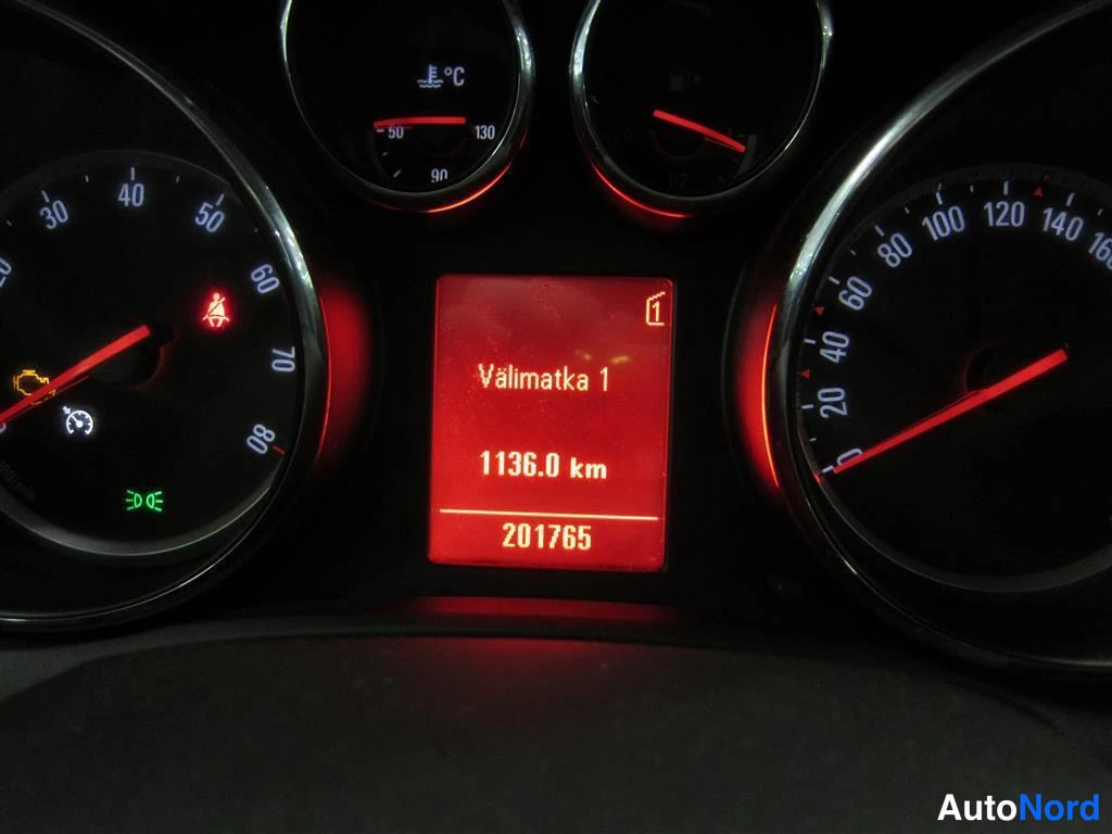Musta Opel Astra 2010, yksityiskohta, kuva 16