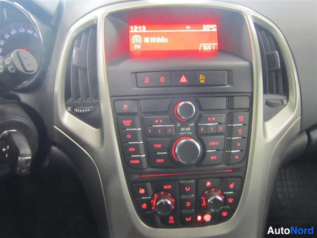 Musta Opel Astra 2010, yksityiskohta, kuva 17